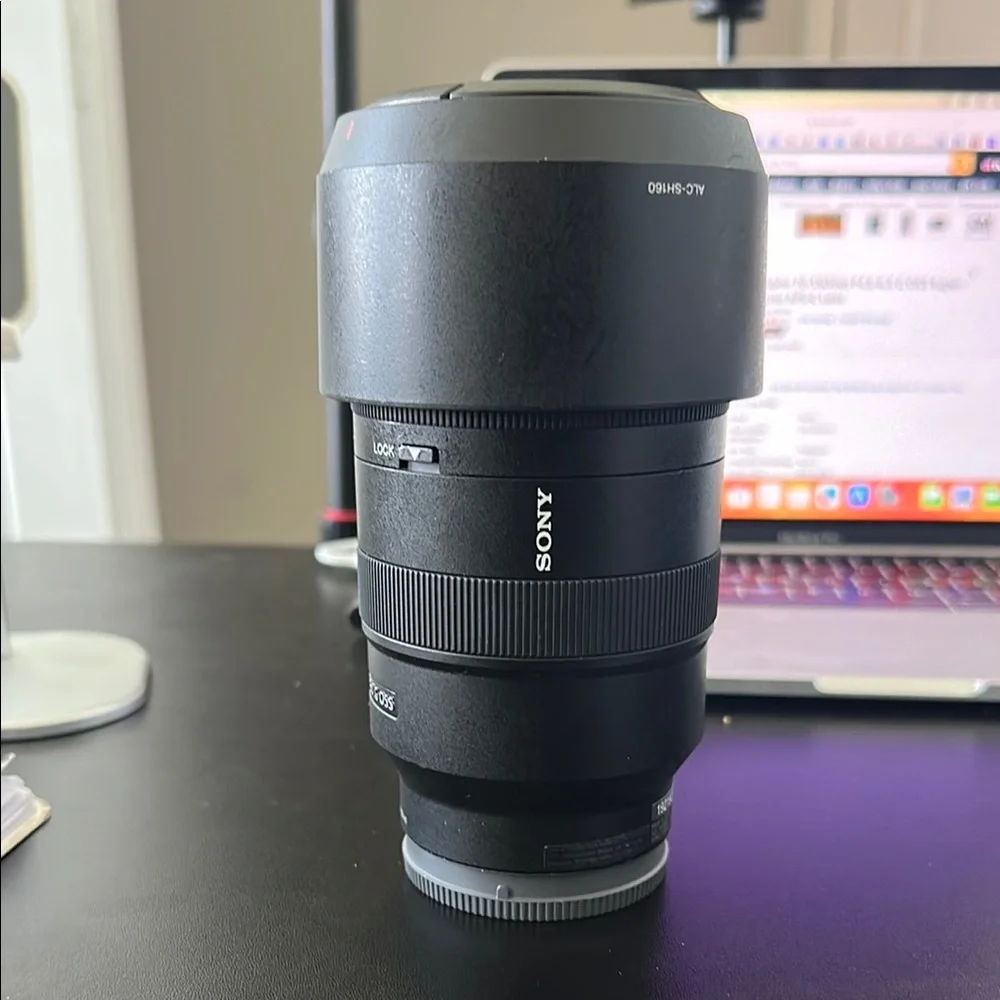 Sony Alpha 70-350mm F4.5-6.3 G OSS Super-Telephoto APS-C Lens Black Camera Lens
